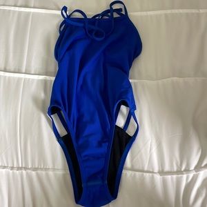 jolyn tie back